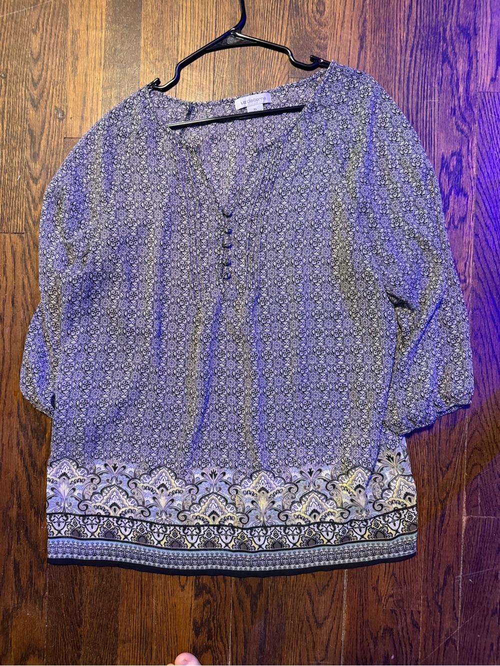 Liz Claiborne Patterned V-Neck Blouse